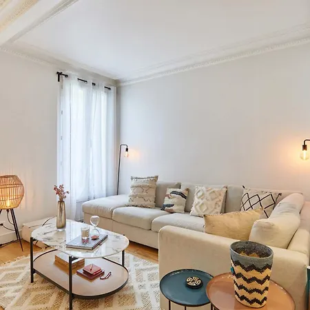 Superb Invalides Eiffel Tower アパート パリ