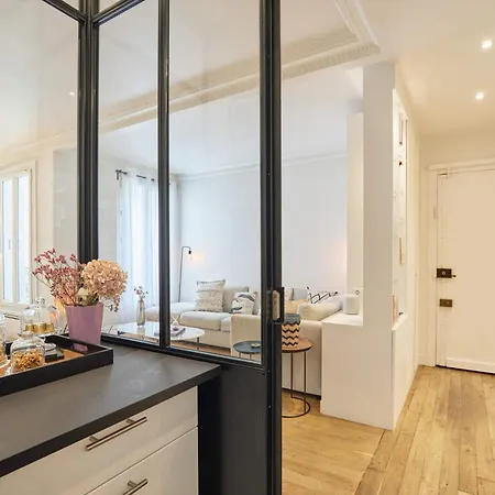 アパート Superb Invalides Eiffel Tower パリ