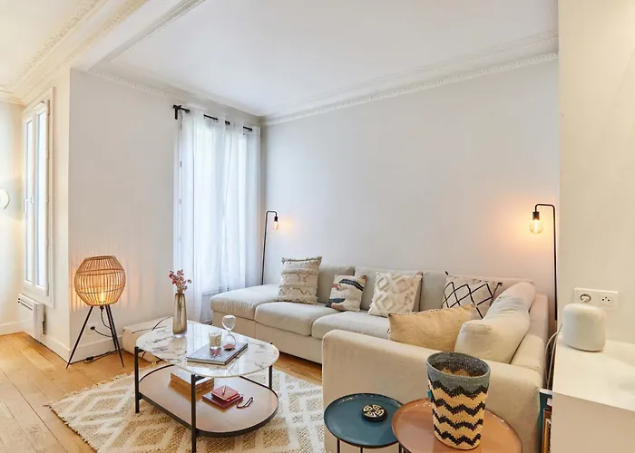 Superb Invalides Eiffel Tower Apartment Paris